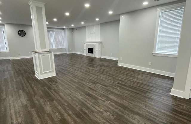 1323 LINDLEY Avenue Gallery 2