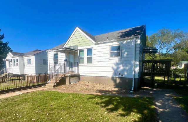 Charming 2-Bedroom Bungalow in Flordell Hills for Rent - Presented by Tiffany Gerling’s Team with Hermann London - 5635 Beldon Drive, Flordell Hills, MO 63136