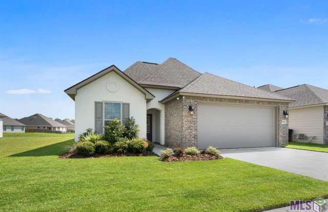 3 Bedroom Home with Stunning Lake Views in Pelican Lakes Subdivision photos photos