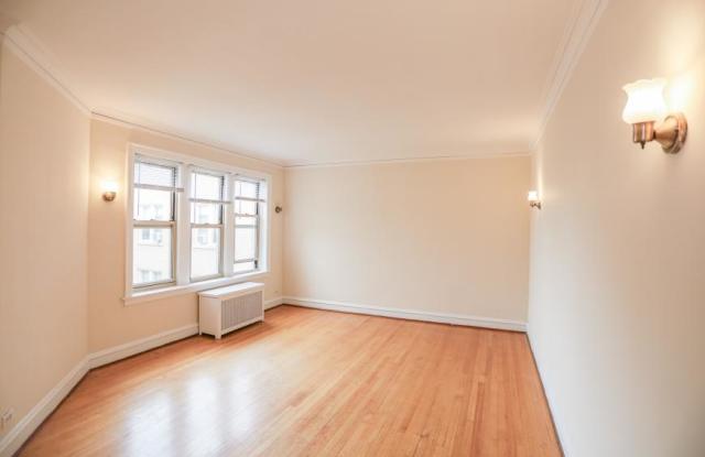 7449 North Claremont photos photos