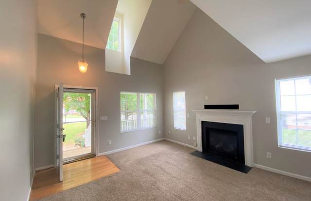 ~~~ Charming 4 Bedroom Home ~~~ Gallery 2