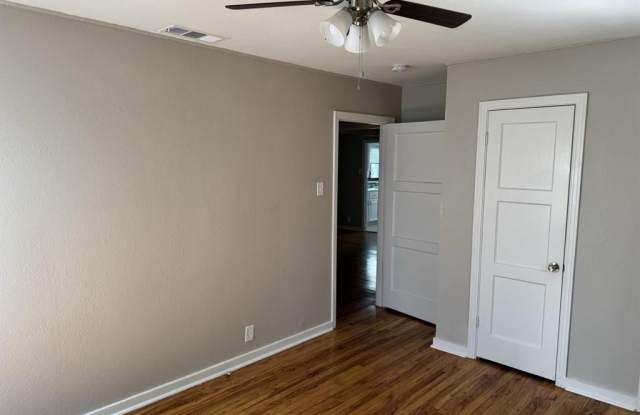 8427 Ridgelea Street Gallery 2