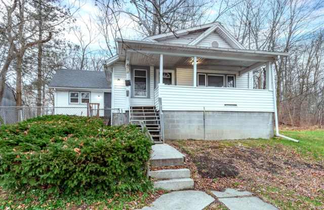 3-Bedroom Home for Rent | 679 Euclid Ave, Akron, OH 44307 photos photos