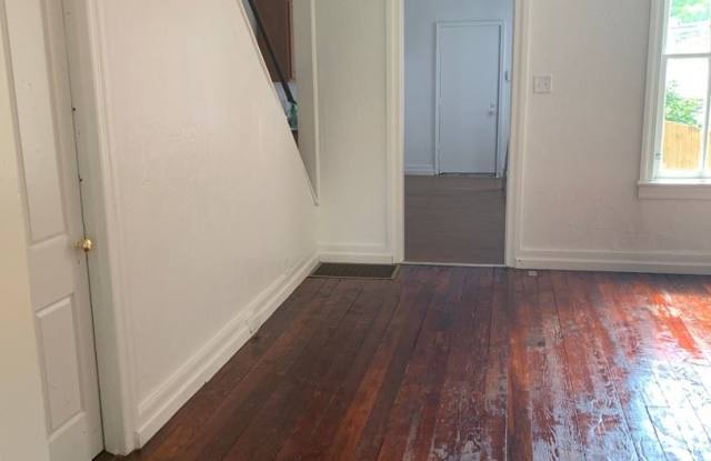 414 S. Pershing Ave. Gallery 4