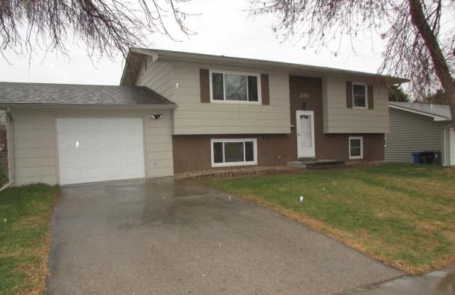 3 BEDROOM | 2 BATH | GARAGE | SPACIOUS | SOUTH photos photos