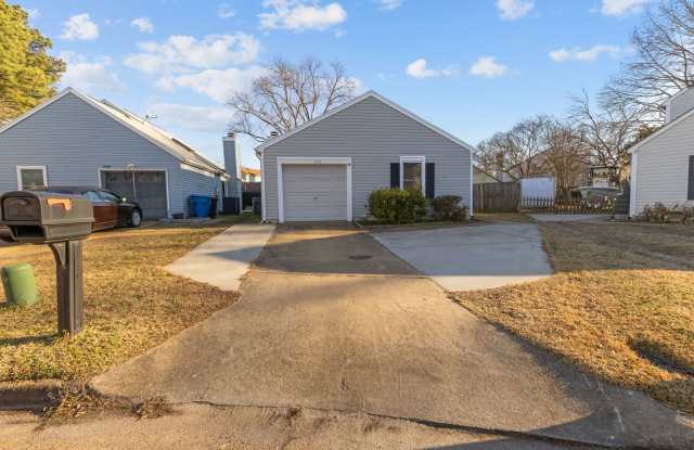 1012 Danbury Circle photos photos