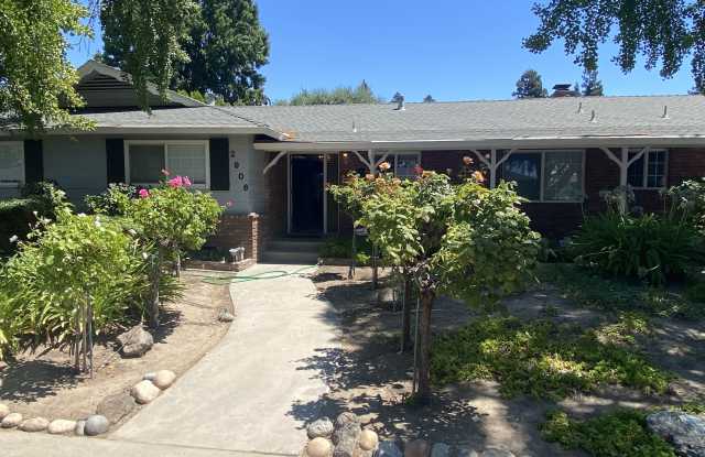 2906 Warwick Lane photos photos