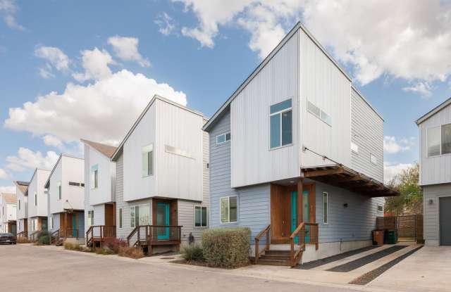 Modern South Austin Townhome | 2BR + 2.5BA Near Downtown - 801 North Bluff Drive, Austin, TX 78745