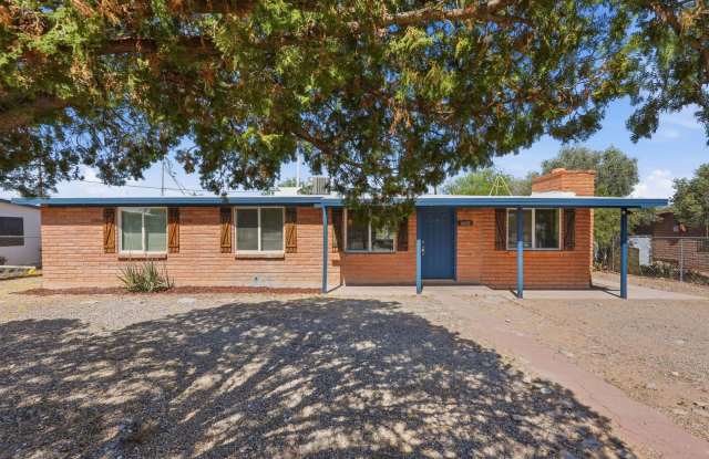 Spacious 4-Bed Tucson Home with Large Primary Suite & Private Covered Patio photos photos