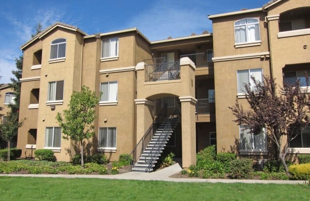 Pinnacle at Galleria Luxury Apartments photos photos
