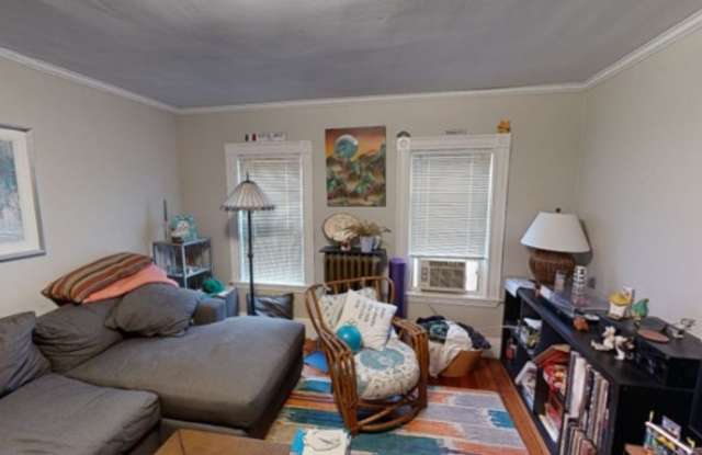 Peaceful Newton 2-bed near MBTA photos photos