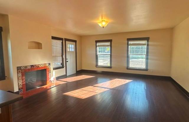 2 Bedroom Geothermal Home - 1046 North Eldorado Avenue, Klamath Falls, OR 97601
