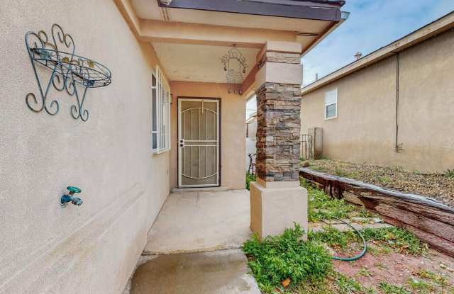 NORTH WEST 3/BD 2/BA 2/CG House Gallery 3