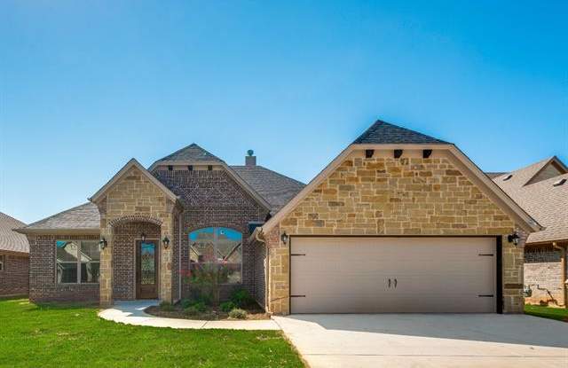 318 Oar Wood Drive - 318 Oar Wood Dr, Granbury, TX 76049