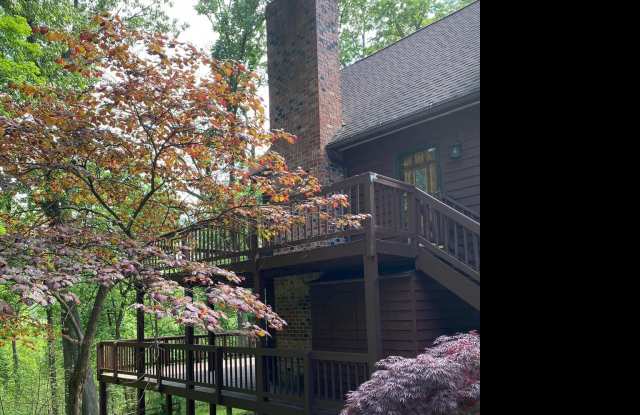 60 SUNRISE PLACE Gallery 4