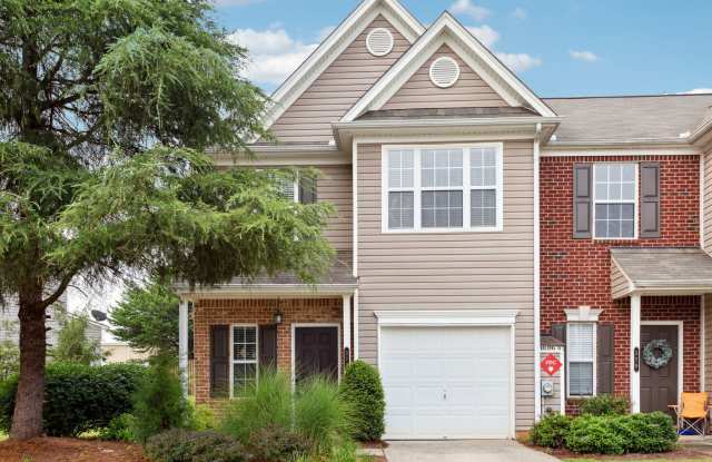 Azalea Circle Charmer – Walkable, Stylish  Move-In Ready photos photos