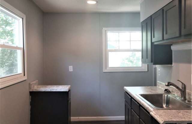 1094 S Hampton Road Gallery 3