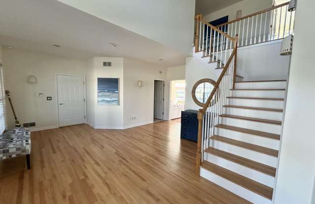 206 Pointe Drive Gallery 3