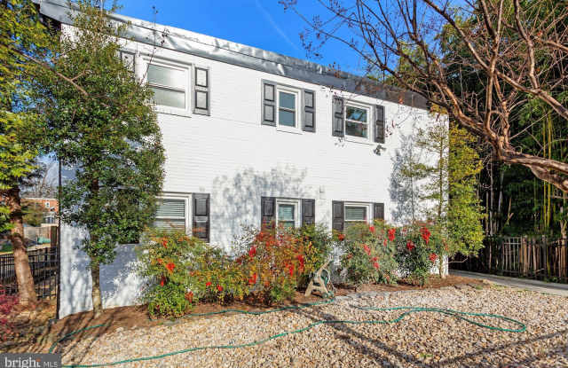 504 E ALEXANDRIA Avenue Gallery 2