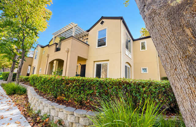 Beautifully Updated 2-Bedroom, 2-Bathroom Condo in North San Jose! Gallery 1