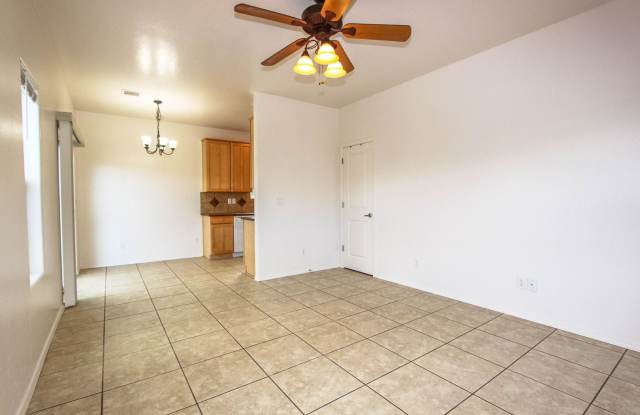 3 bedroom 2 bath home in Dewey Humboldt - Gallery 4