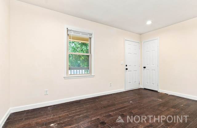 $500 OFF First Month! 3 BR/2 BA | Single Family Home | Fully Renovated with Country Charm! Gallery 3