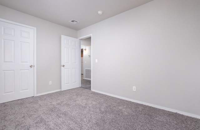 Buffalo Creek Apartment Homes photos photos