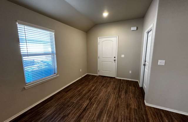 3Bed 2Bath 2Car Garage In Piedmont Schools!! Gallery 4