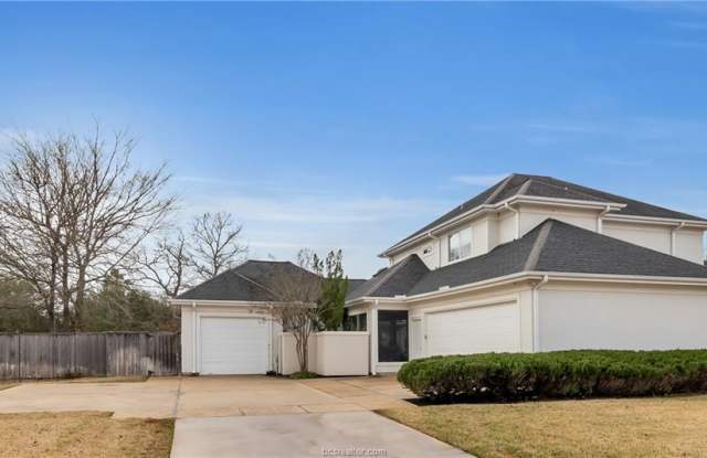 1122 Royal Adelade Drive Gallery 2