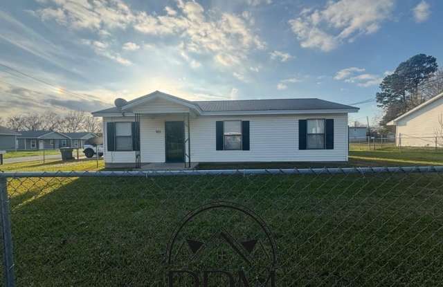 901 Everitt Street photos photos