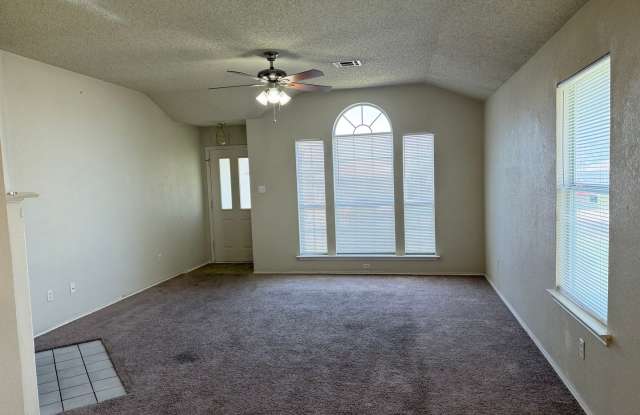 2213 Schwald Rd - Call LONGHORN PROPERTIES @ 254-526-0382 FOR DETAILS. ** Move In Special - $400 Off First Full Months Rent** Gallery 3