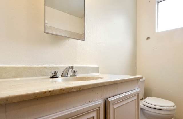 Spacious Loft-Style Unit Across from Fairwood Shopping Center photos photos