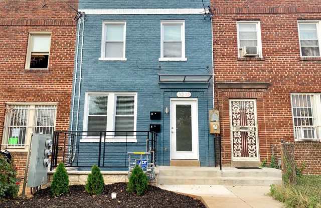 3212 8th St NE Unit A Gallery 3