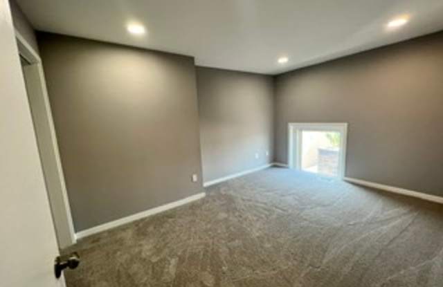 Beautifully Renovated 2 Bedroom in Emmaus! photos photos