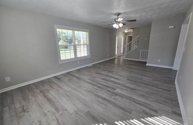 New Listing!!! Gallery 4