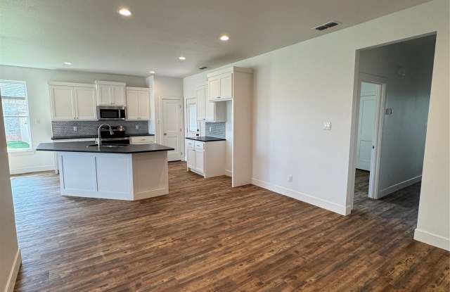 8016 Sawdust Trail Gallery 3