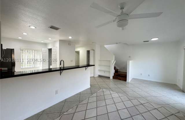 324 NE 3rd St photos photos 324 NE 3rd St photos photos
