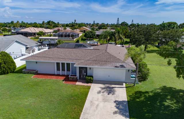 Gulf Access Pool Home. 4BED/2BATH. SE OF CAPE CORAL FL. Special Offer! Qualify for a deposit-free option and save on move-in costs! photos photos