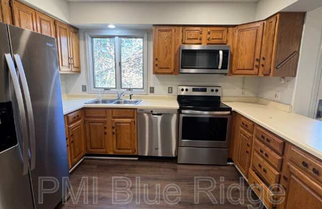 201 Chinquapin Oak Dr photos photos