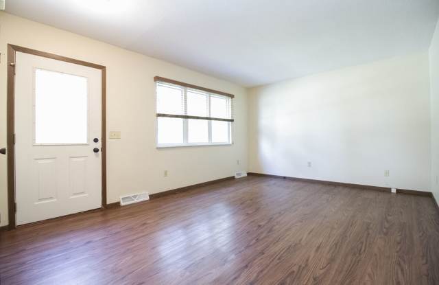 4415 Oak Creek Ln Gallery 2