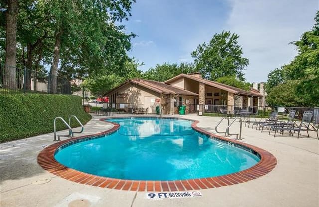 5813 Chimney Wood Circle - 5813 Chimney Wood Circle, Fort Worth, TX 76112