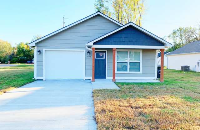 ADORABLE SINGLE FAMILY HOME! BUILT IN 2018! photos photos