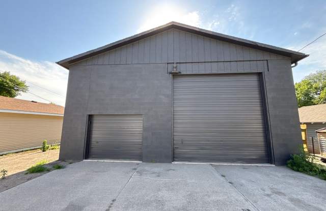 1103 Pierce Street - Garage Gallery 1