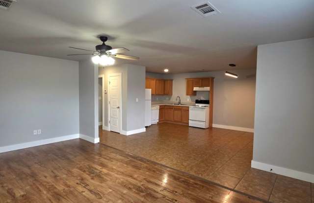 Single-Level 3-Bedroom Home with Fenced Backyard in Rogers Gallery 1
