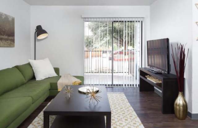 8976 N Lamar Blvd photos photos