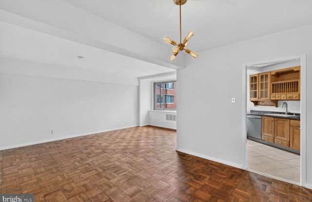 4200 CATHEDRAL AVE NW #1009 Gallery 3