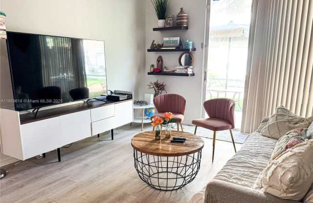 1543 Barcelona Way photos photos