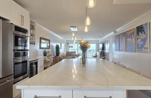 60 Yacht Club Drive Gallery 3
