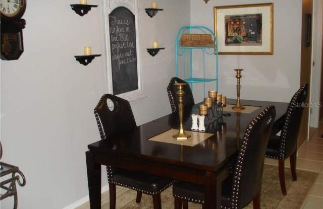 621 GREEN VALLEY ROAD Gallery 2