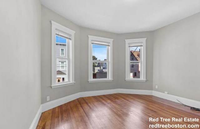 35 Harbor View St. Gallery 3